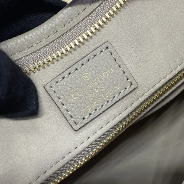 Louis Vuitton Carry All Beige - Image 4