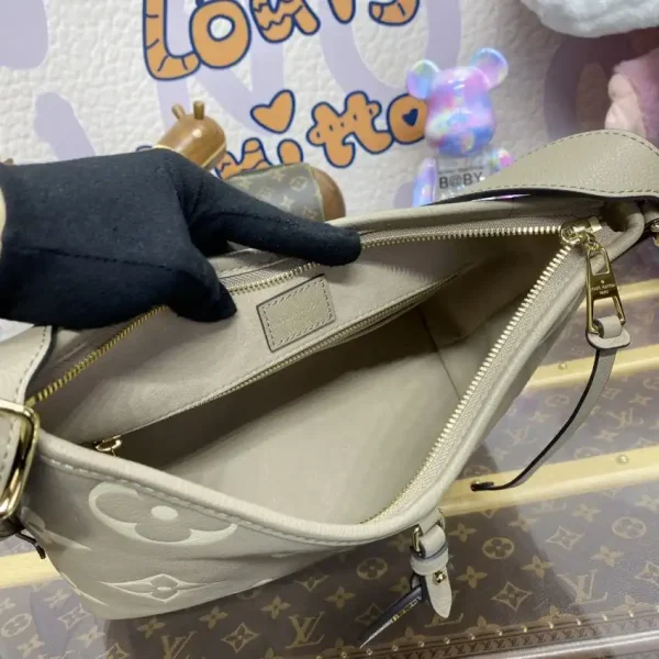 Louis Vuitton Carry All Beige - Image 8