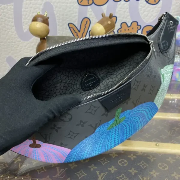 Louis Vuitton Bumbag Discovery Pampkin - Image 2