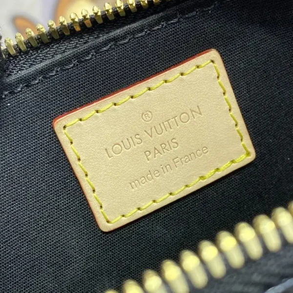 Louis Vuitton Alma BB Black Patent - Image 8