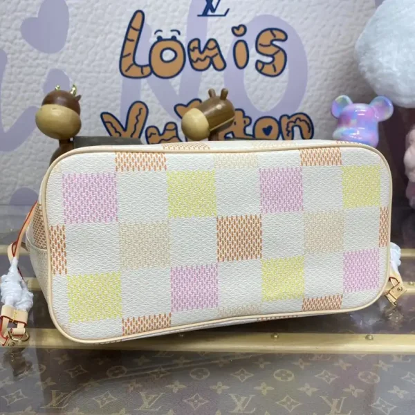Louis Vuitton Neverfull MM Multi Grid - Image 10
