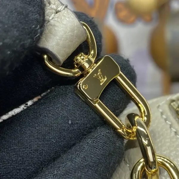 Louis Vuitton Bumbag Mini Beige - Image 4