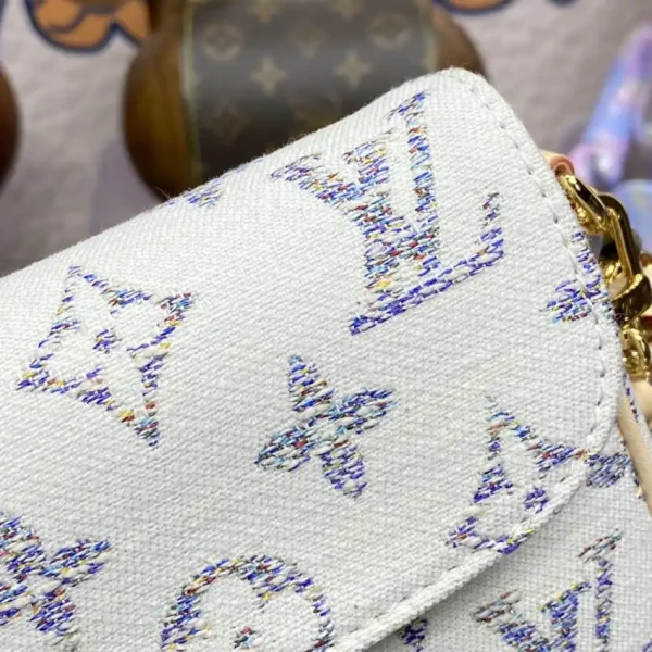 Louis Vuitton Wallet on Chain Ivy White - Image 5