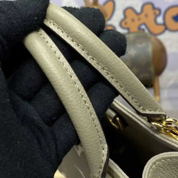 Louis Vuitton  OnTheGo BB Beige - Image 2
