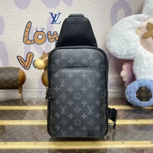 Louis Vuitton Avenue Slingbag Black