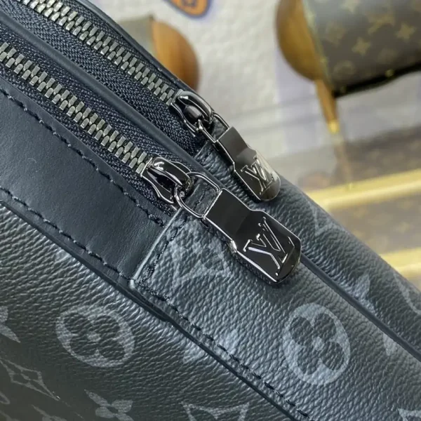 Louis Vuitton Avenue Slingbag Black - Image 10