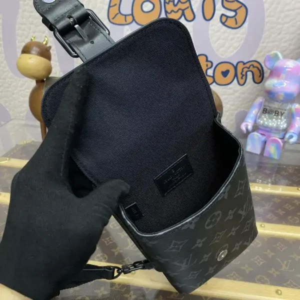 Louis Vuitton Saumur Shoulder Bag - Image 6