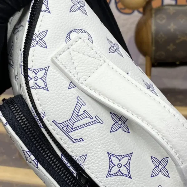 Louis Vuitton Bumbag Rush White - Image 5