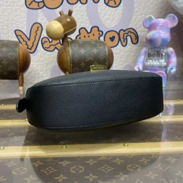 Louis Vuitton Low Key Shoulder Black - Image 4