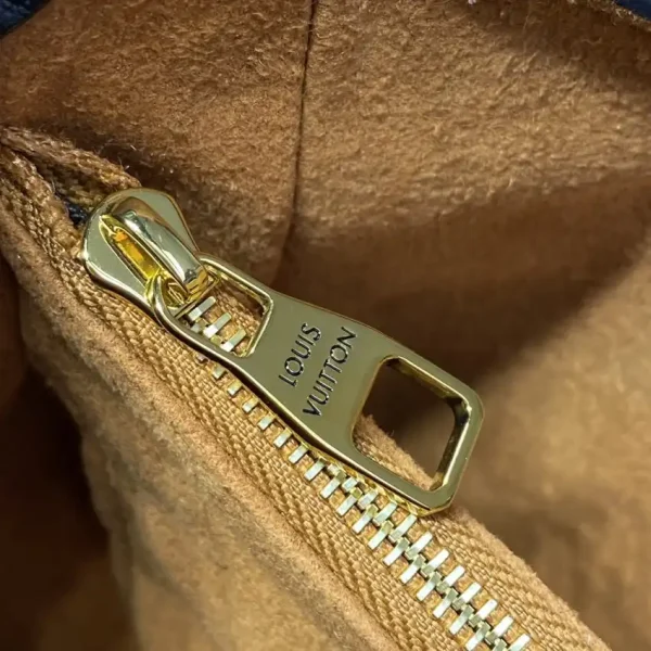 Louis Vuitton Low Key Shoulder Black - Image 9