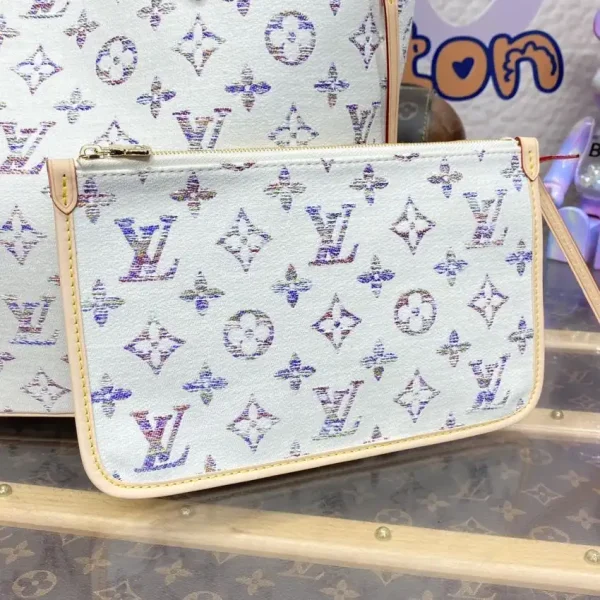 Louis Vuitton Neverfull MM White - Image 7