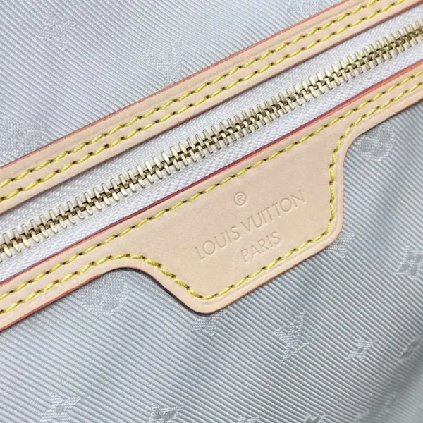 Louis Vuitton Neverfull MM White - Image 10