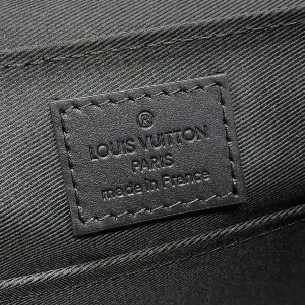 Louis Vuitton  Takeoff Messenger Black - Image 6