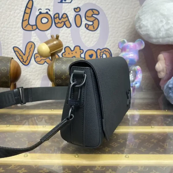 Louis Vuitton  Takeoff Messenger Black - Image 7
