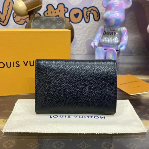 Loius Vuitton Capucines Compact Wallet - Image 4