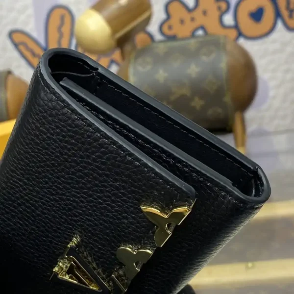 Loius Vuitton Capucines Compact Wallet - Image 2