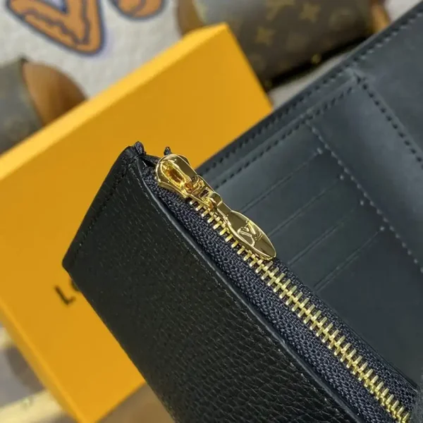 Loius Vuitton Capucines Compact Wallet - Image 3