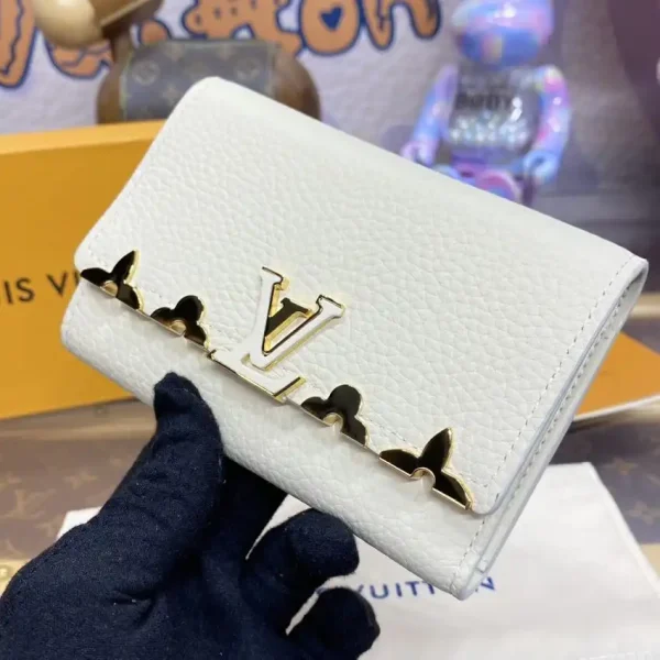 Loius Vuitton Capucines Compact Wallet White - Image 6