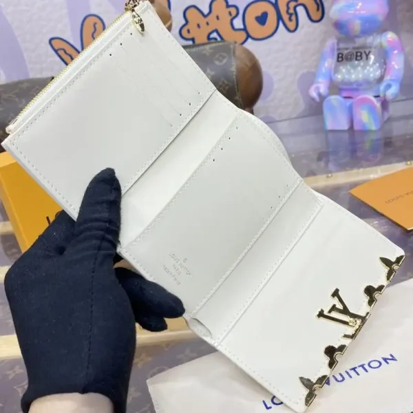 Loius Vuitton Capucines Compact Wallet White - Image 9