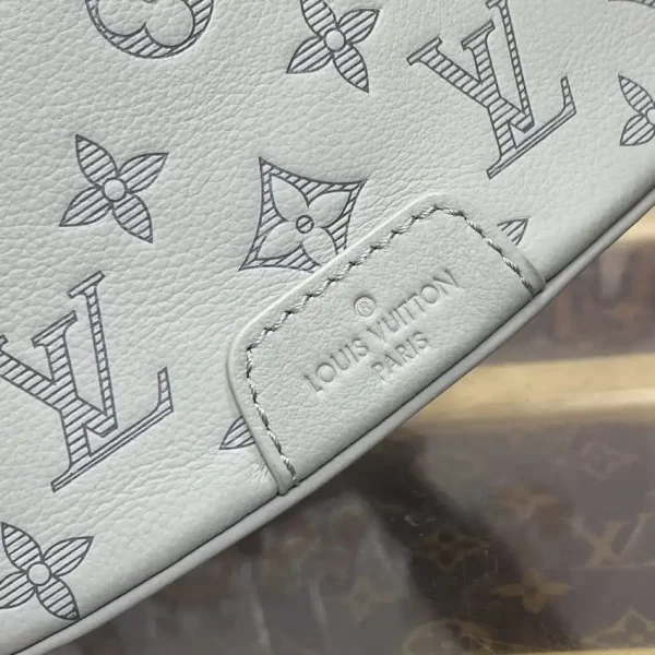 Louis Vuitton Bumbag Discovery Grey - Image 7