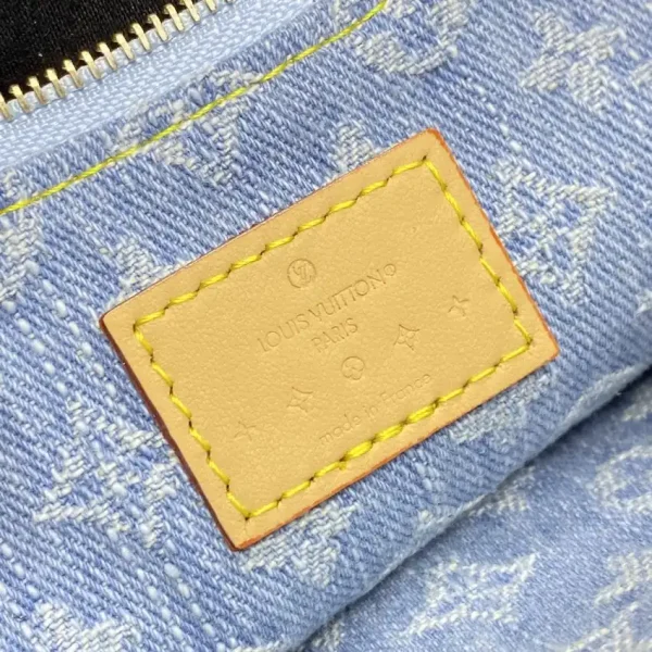 Louis Vuitton Liv Pochette - Image 4