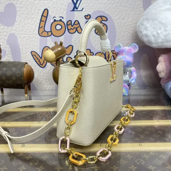 Loius Vuitton Capucines Beige - Image 4