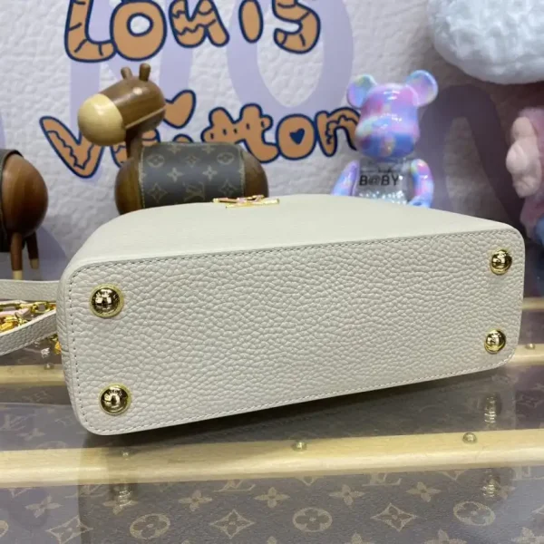 Loius Vuitton Capucines Beige - Image 8