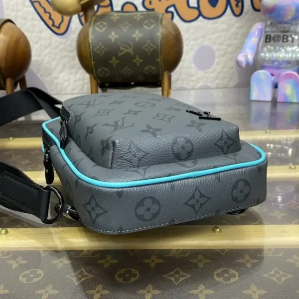 Louis Vuitton Avenue Slingbag - Image 3