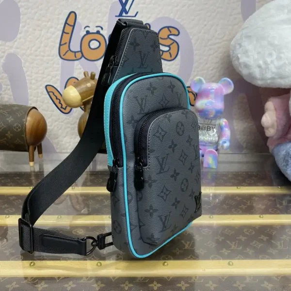 Louis Vuitton Avenue Slingbag - Image 8