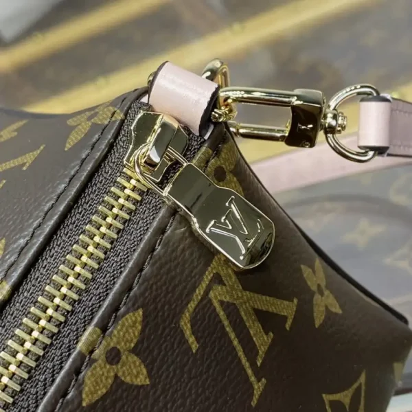 Louis Vuitton Bloom Pouch - Image 5