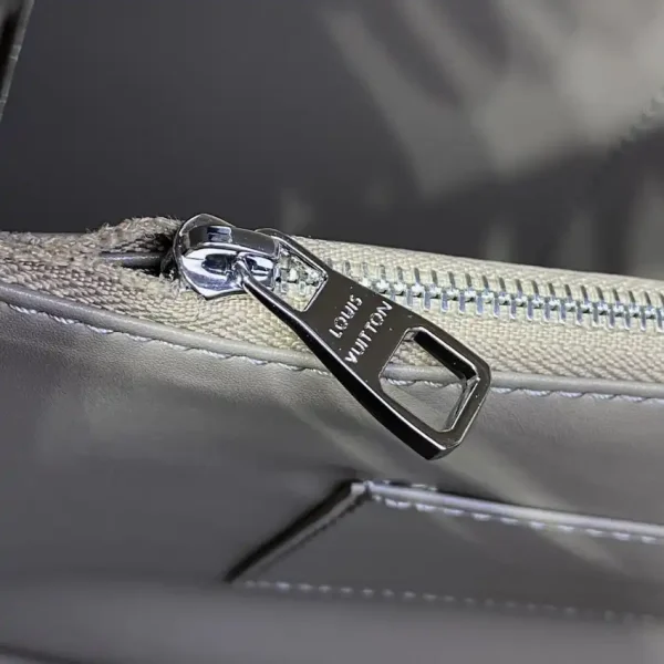 Loius Vuitton Capucines Beige Silk - Image 6