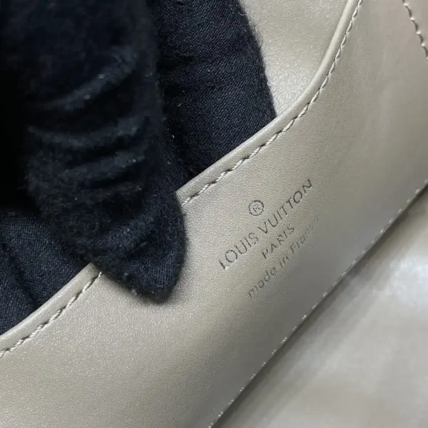 Loius Vuitton Capucines Beige Silk - Image 7