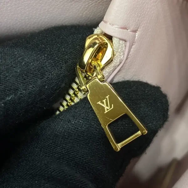 Louis Vuitton Twist Golden - Image 6