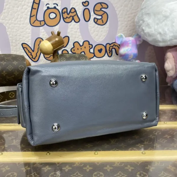 Louis Vuitton Carry All PM - Image 8