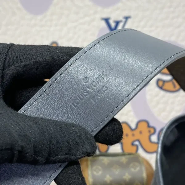 Louis Vuitton Carry All MM Silver - Image 2