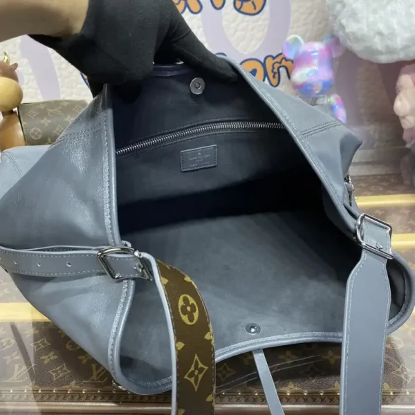 Louis Vuitton Carry All MM Silver - Image 5