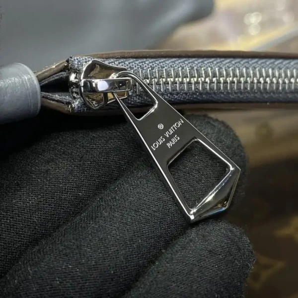 Louis Vuitton Carry All MM Silver - Image 6