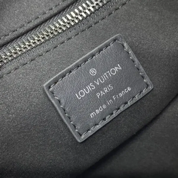 Louis Vuitton Carry All MM Silver - Image 9
