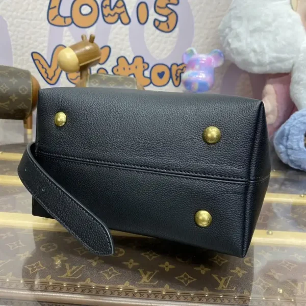 Louis Vuitton Low Key Hobo Black - Image 9