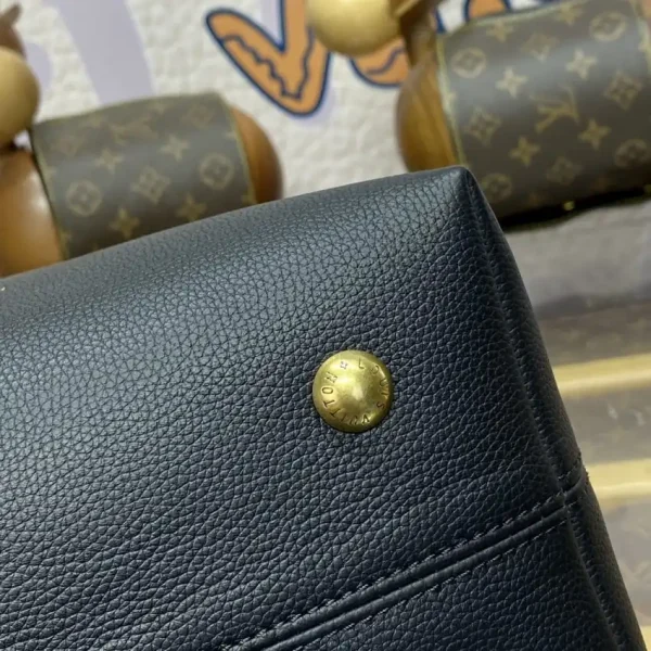 Louis Vuitton Low Key Hobo Black - Image 11