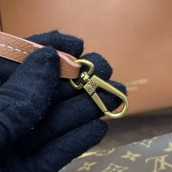 Louis Vuitton Low Key Hobo Brown - Image 5