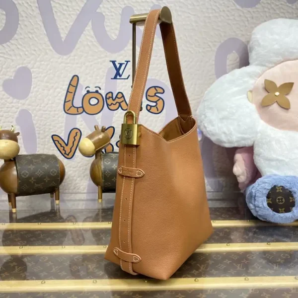 Louis Vuitton Low Key Hobo Brown - Image 7