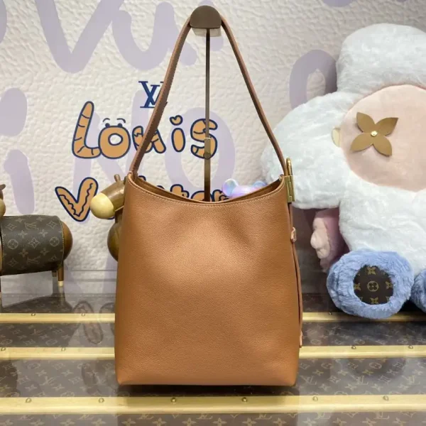 Louis Vuitton Low Key Hobo Brown - Image 10
