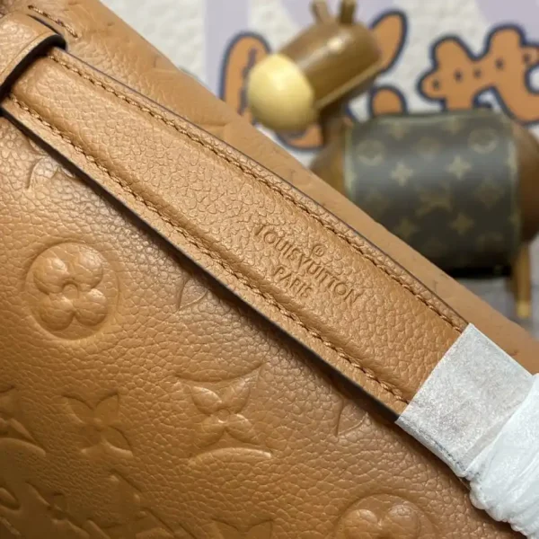 Louis Vuitton Pochette Metis Brown - Image 4