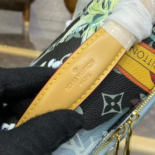 Louis Vuitton Bumbag Rush Flower - Image 10