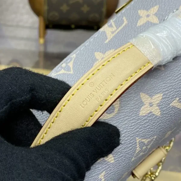 Louis Vuitton Pochette Metis East West Grey - Image 4