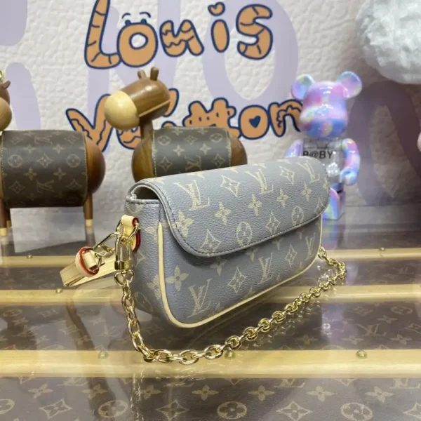 Louis Vuitton Wallet on Chain Ivy Grey - Image 6
