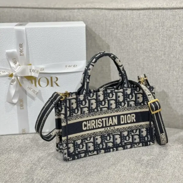Dior Tote Book Mini CD - Image 4