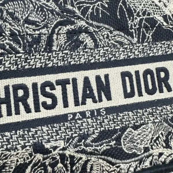 Dior Tote Book Mini  Tiger - Image 8