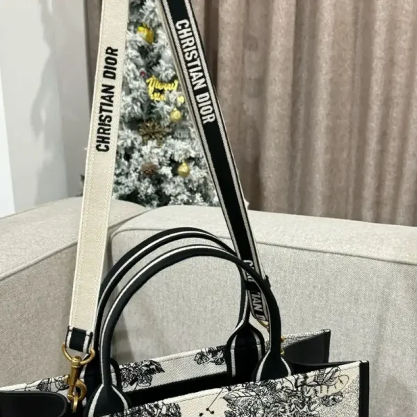 Dior Tote Book Constilation - Image 4